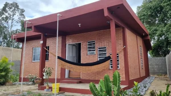 Casa em Araruama - Paracatu (Morro Grande)
