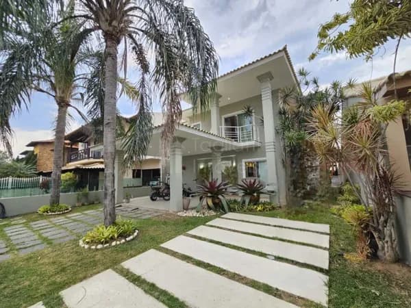 Residência de Alto Padrão com Lazer Completo e Design Sofisticado