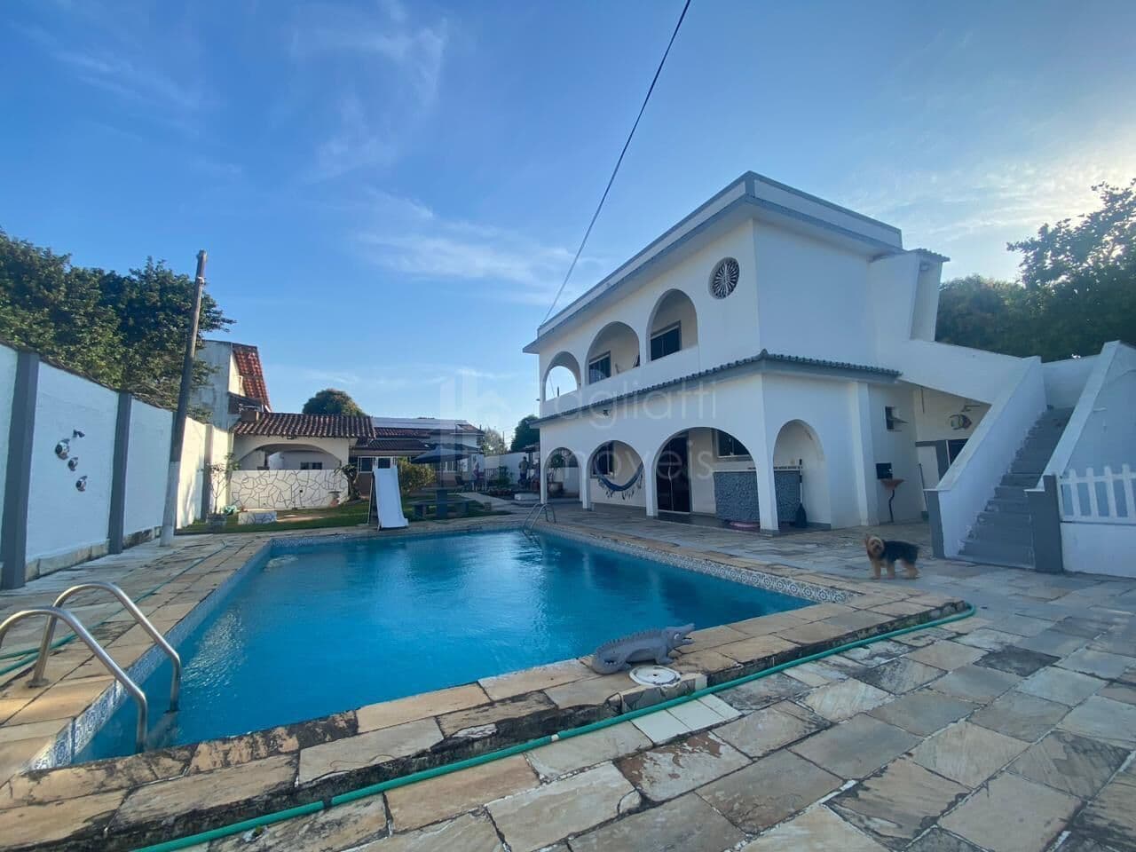 IMÓVEL COMPLETO – 3 CASAS + PISCINA + ÁREA GOURMET!
