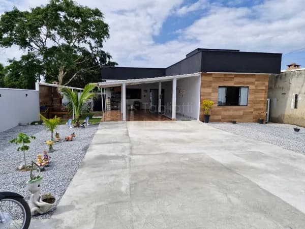 Casa nova linear em condomínio com academia- Araruama- RJ