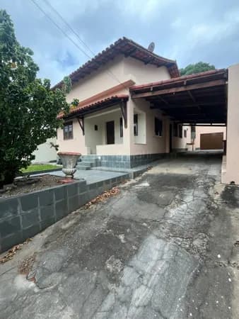 Casa Padrão Próximo ao centro de Araruama