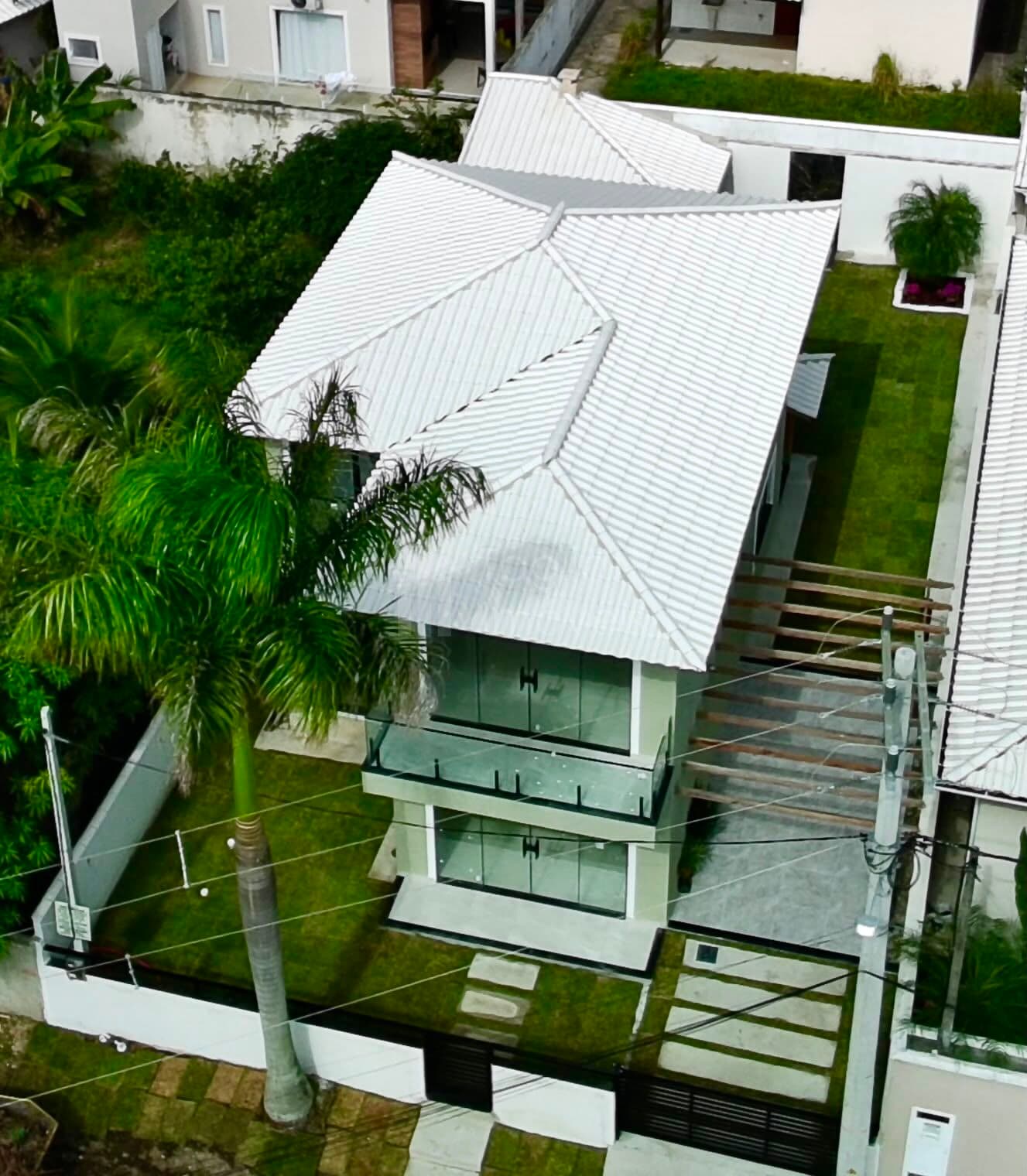 Duplex moderno em condomínio completo a 4 minutos do centro de São Pedro