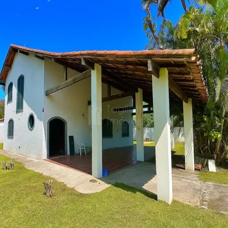 Imóvel com uma área de 1805m2 de terreno !