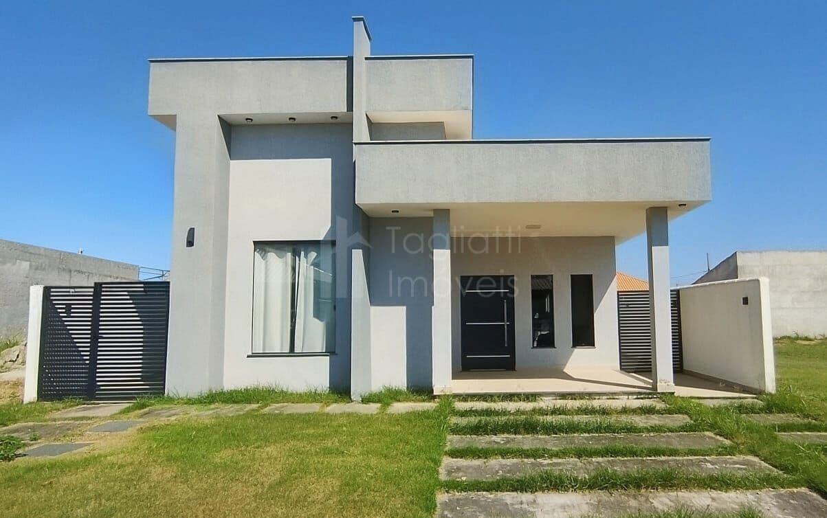 Casa Alto Padrão com piscina 3 Quartos sendo 2 Suítes em um dos Condomínios mais Completos da Região