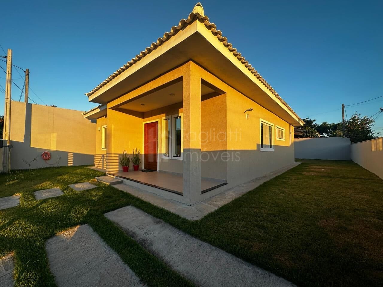 Casa de Esquina em Estilo Colonial com Área Gourmet