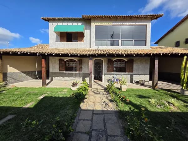 Casa de 6 Quartos com EXCELENTE localização!