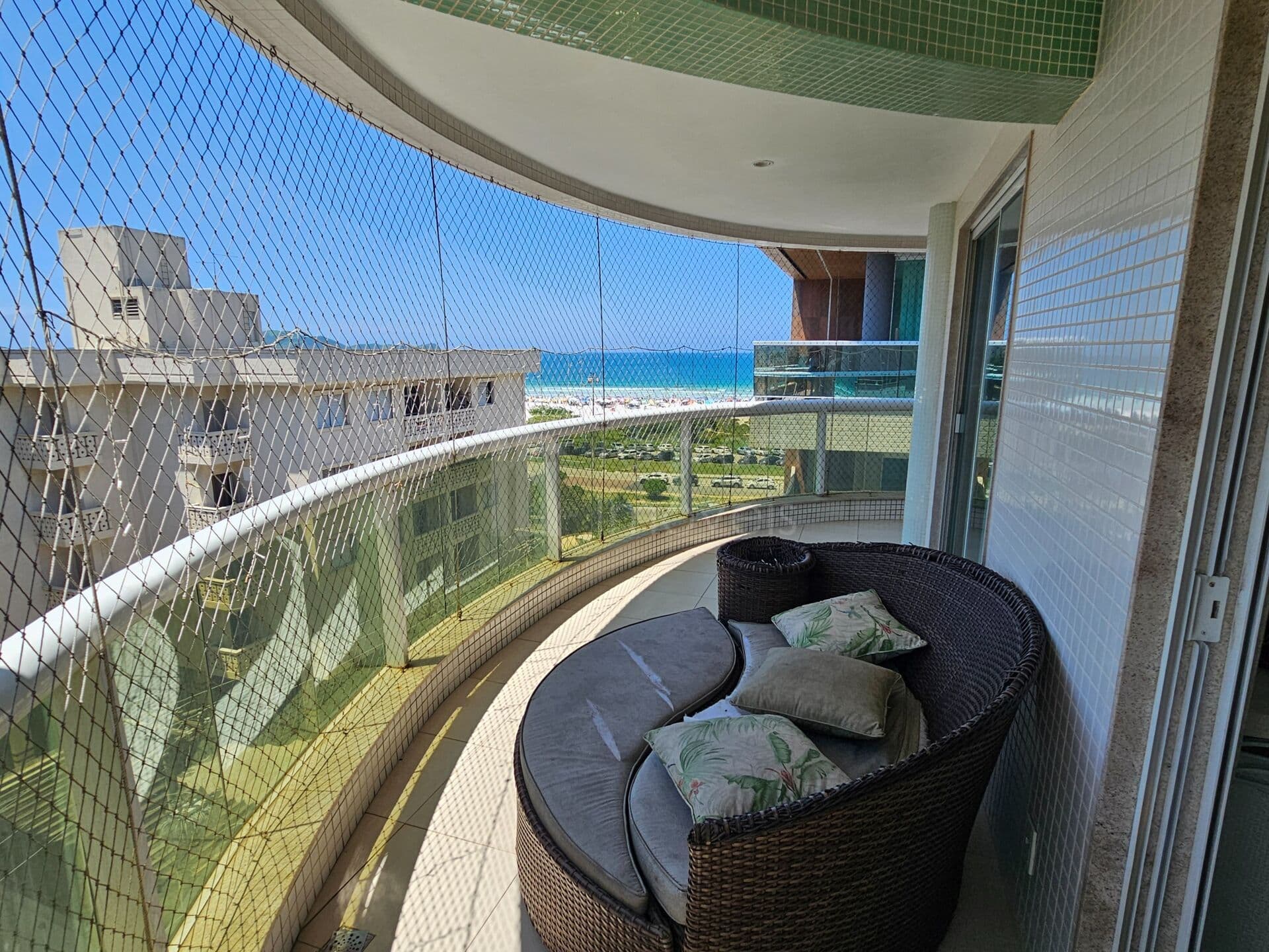 Cobertura duplex com vista para o mar em Cabo Frio