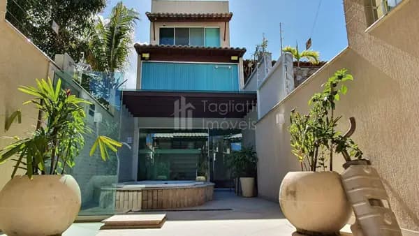 Casa à venda no bairro Parati em Araruama/RJ