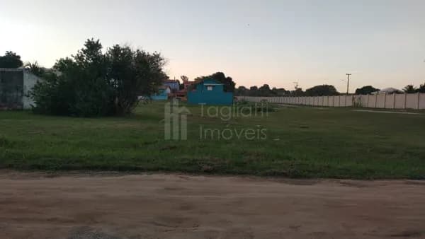 Ótimo terreno no condominio Lagoa Azul - sonho de vida com 328 m2