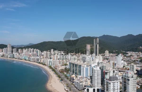 Apartamento em Itapema - Meia Praia