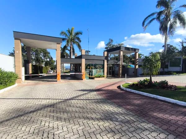 Lote no Condomínio Portal do Aeroporto com 990m² - Juiz de Fora - MG