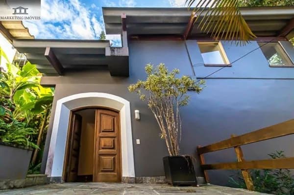 Casa em Condomínio em São Conrado