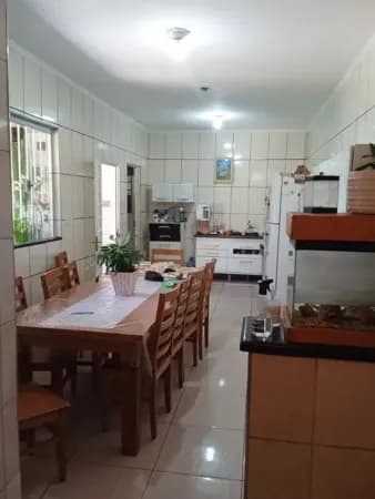 Ampla residência ideal para quem busca conforto e espaço para toda a família!
