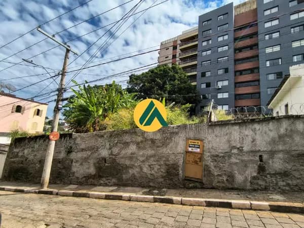 Excelente terreno à venda no centro de Passos/MG