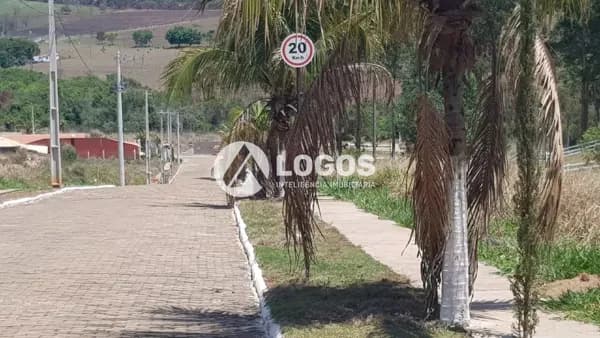 Lote à venda no Condomínio Vale das Águas.