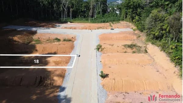 Terreno em condomínio fechado com bela vista no bairro Fortaleza em Blumenau-SC