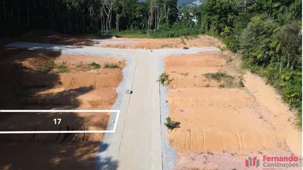 Terreno em condomínio fechado com bela vista no bairro Fortaleza em Blumenau-SC