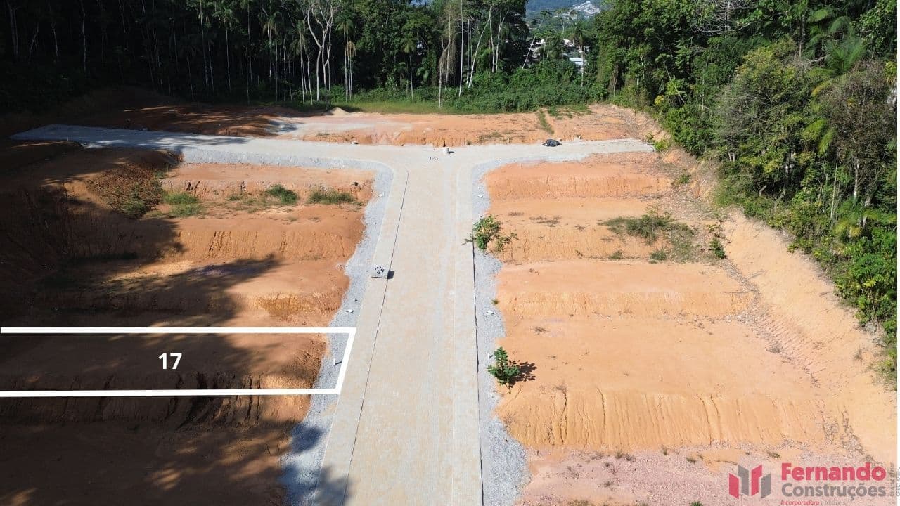 Terreno em condomínio fechado com bela vista no bairro Fortaleza em Blumenau-SC