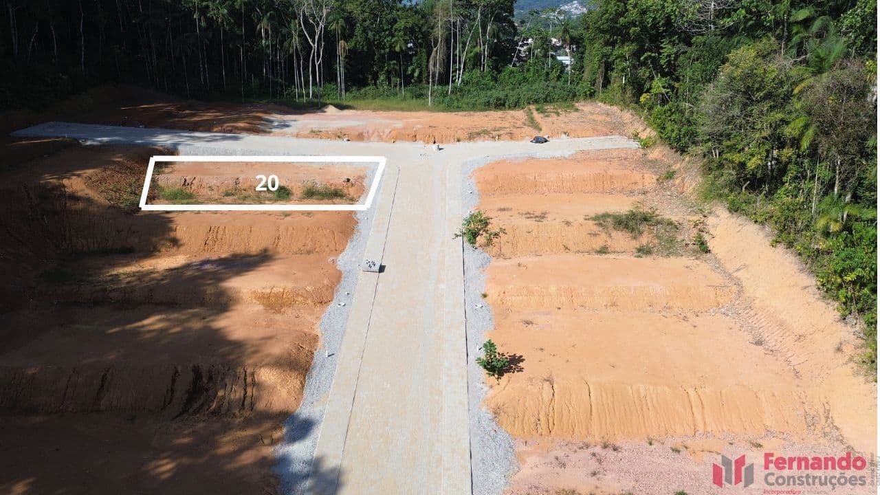 Terreno em condomínio fechado com bela vista no bairro Fortaleza em Blumenau-SC