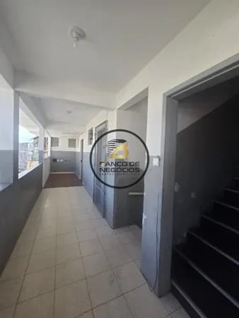 Kitnet no Centro de Lauro de Freitas | 30m² | Próximo de Tudo | R$ 800
