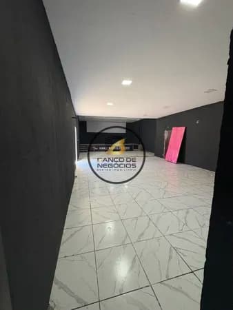 Imóvel Comercial 750m² no Centro de Lauro de Freitas | 15 Vagas | Alto Potencial