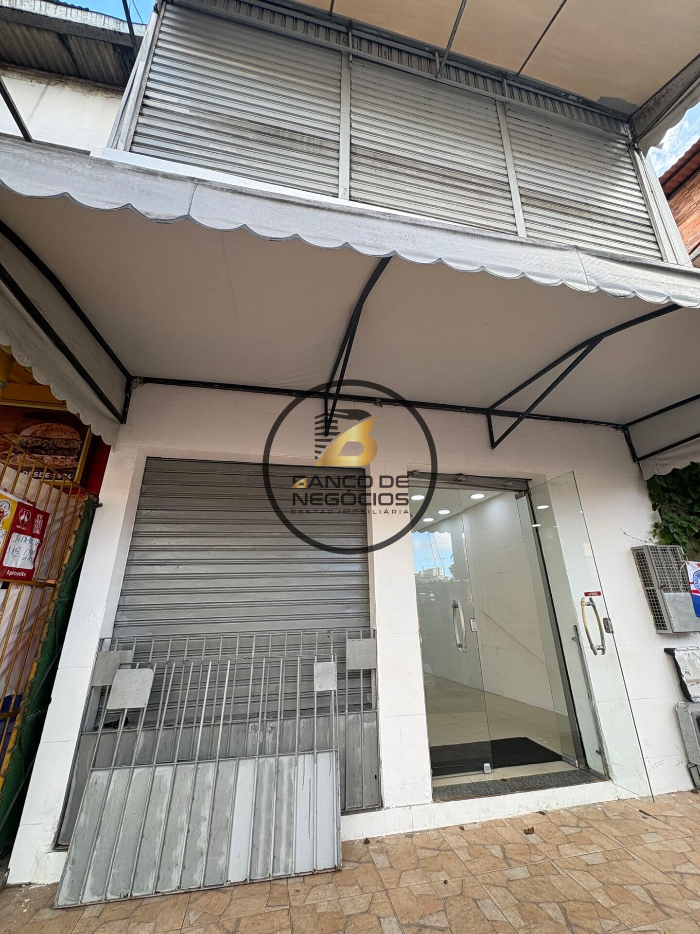 Loja com Mezanino no Largo do Luso | Plataforma | Alto Fluxo de Pessoas