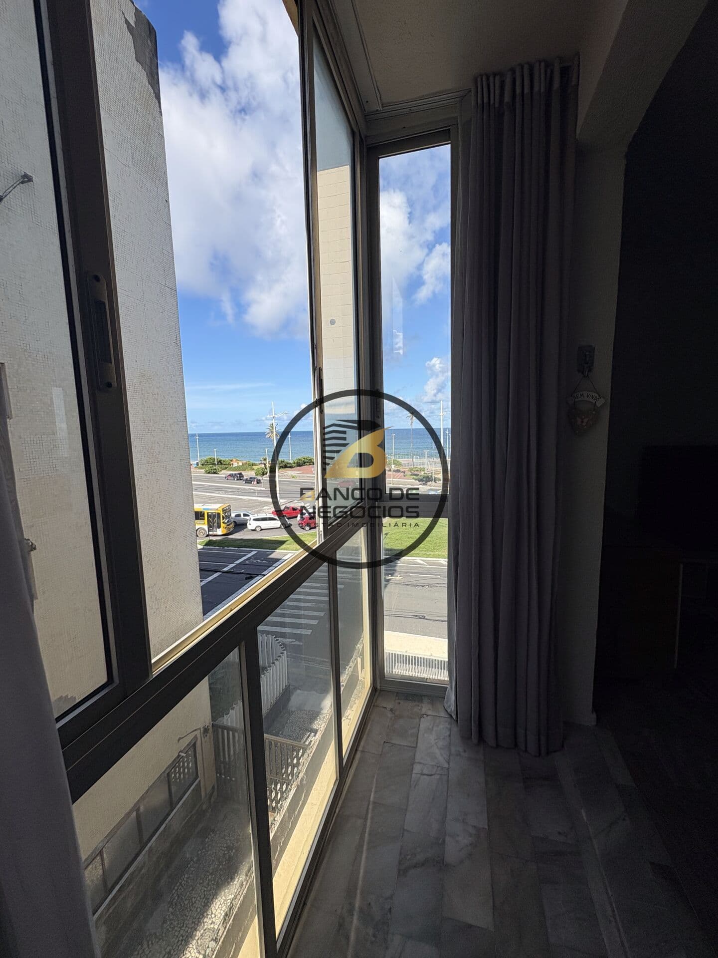 Apartamento na Pituba frente mar | Escriturado | Pronto para morar