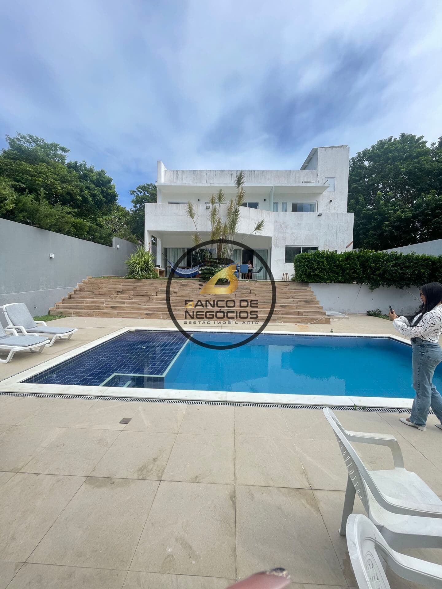 Venda e Locação! Excelente casa em Busca vida - Energia Solar