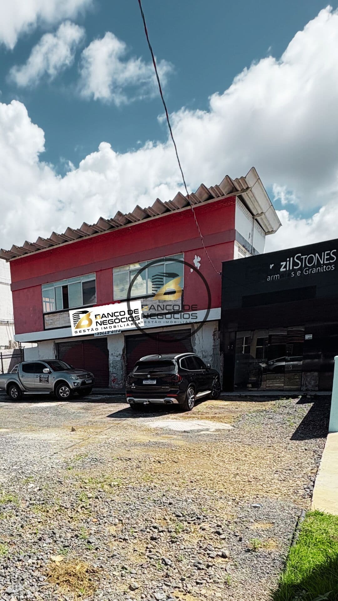 Ponto Comercial Premium na Estrada do Coco | Grande Fluxo + 10 Vagas