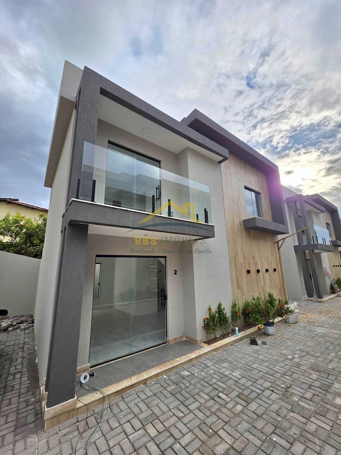 Ipitanga Casa em Condomínio 4/4 1 suíte 132m² 650 mil