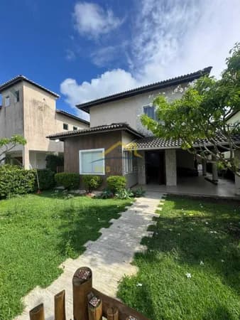 Casa em Condomínio 4/4 1 suite com area e pisicna 980 mil