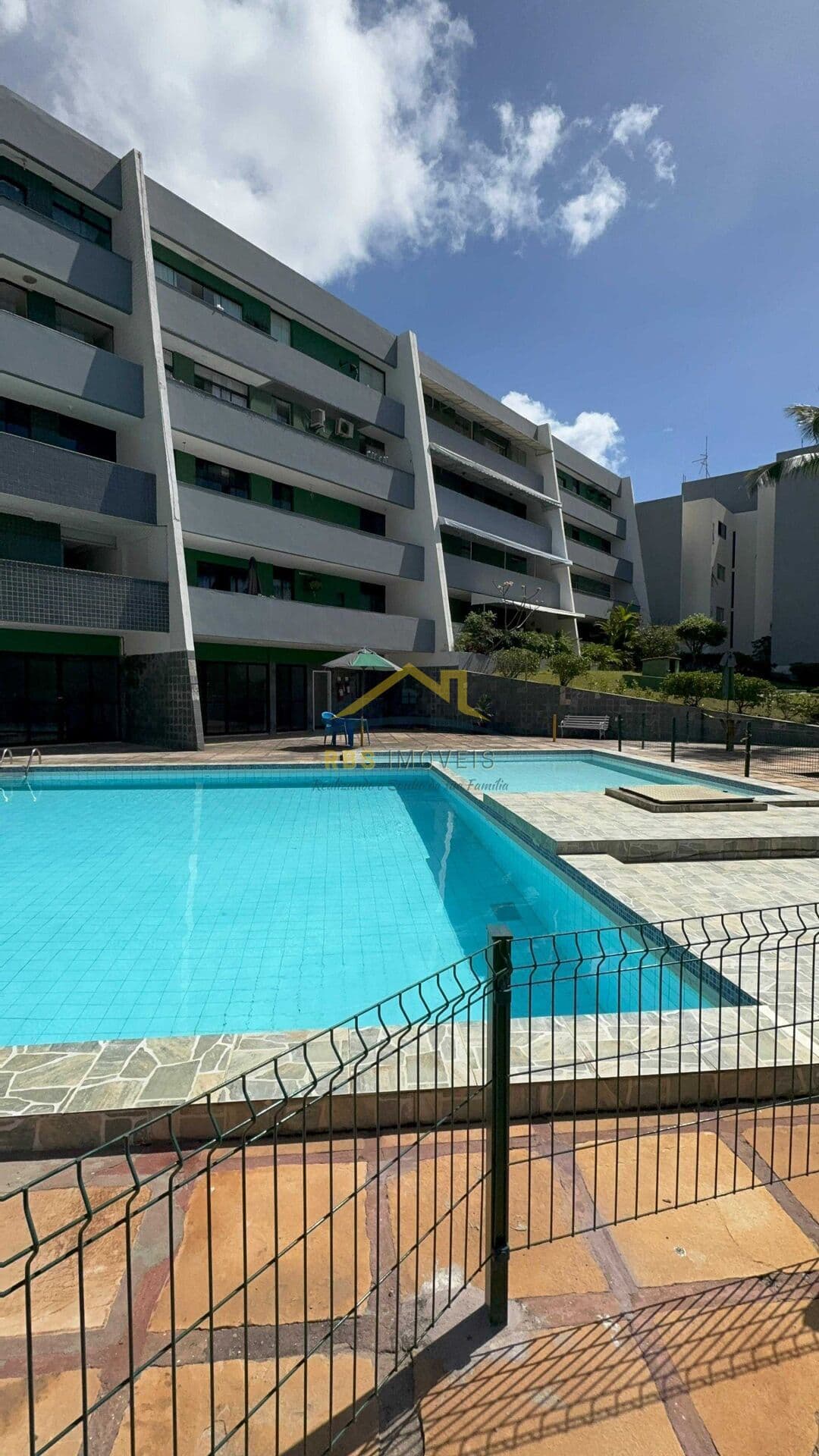 Piata-Casa Duplex 5/4 3 suítest Condomínio Casablanca 750 mil pode financiar