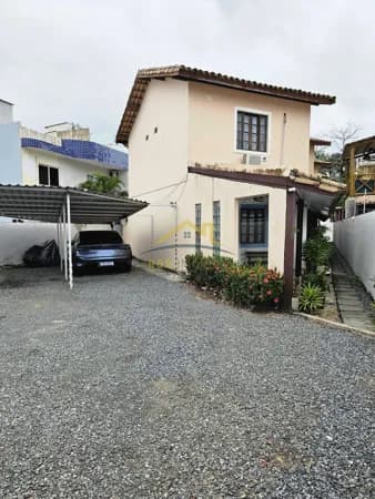 Duplex Village 2 suítes a 100m da praia de Stella Maris 395 MIL pode financiar