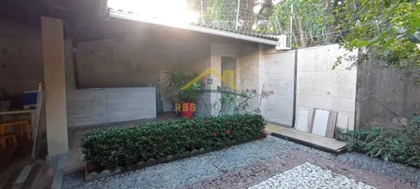 Casa em Condomínio 4 suítes 133m² Abrantes lisboal sol 670 mil