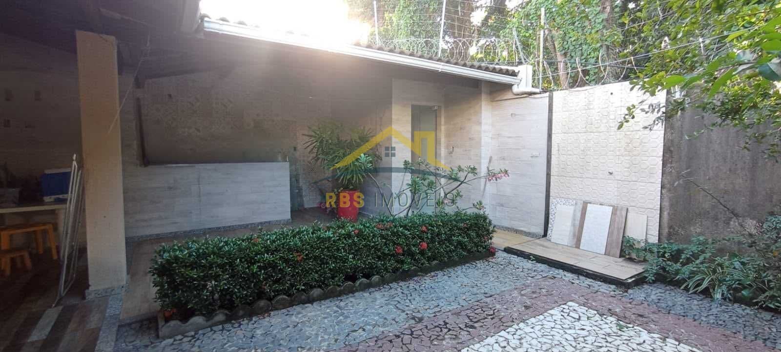 Casa em Condomínio 4 suítes 133m² Abrantes lisboal sol 670 mil