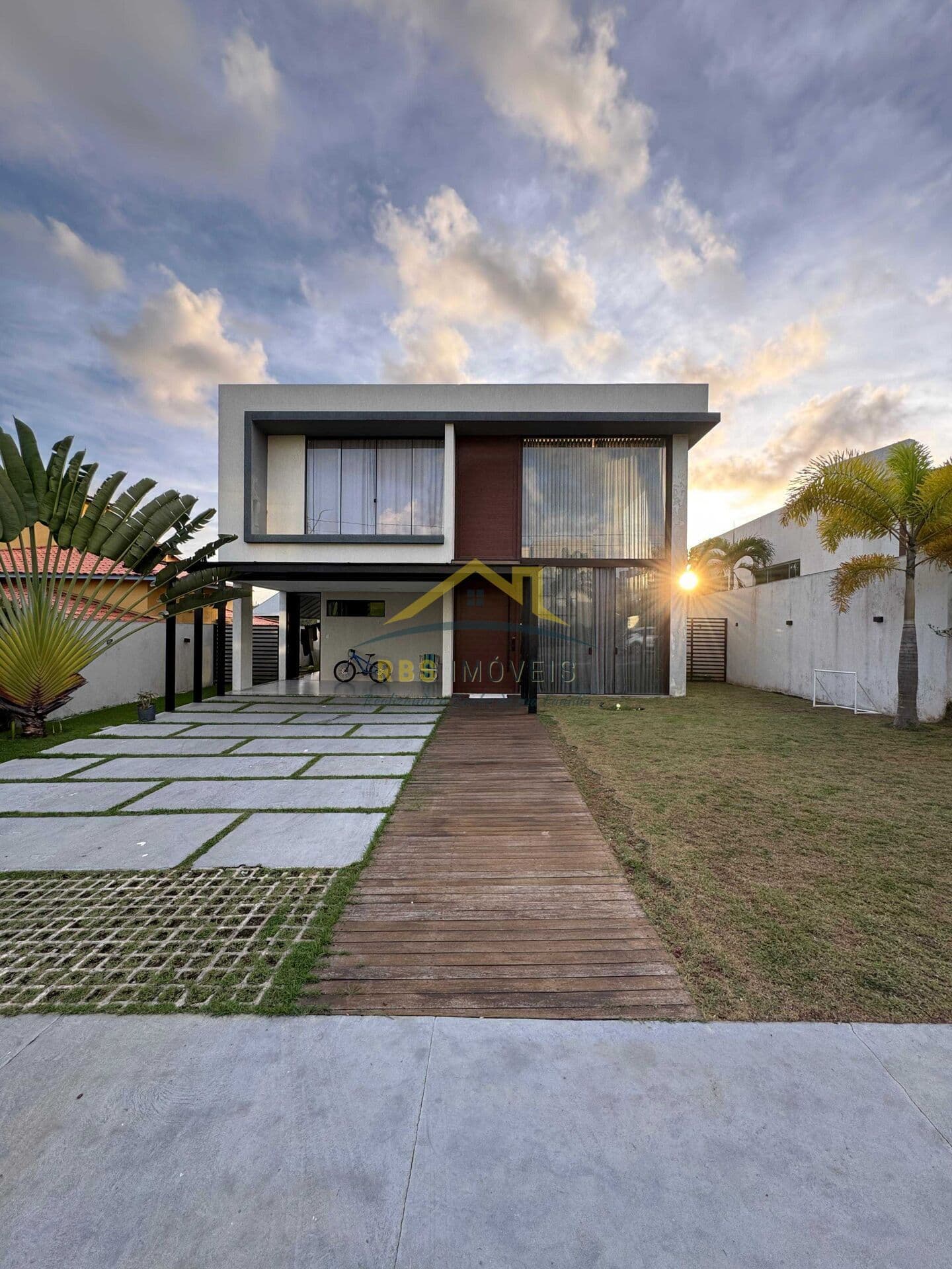 Alphaville Litoral Norte 3 Casa Condomínio 4 suítes Energia Solar 1.850 mil