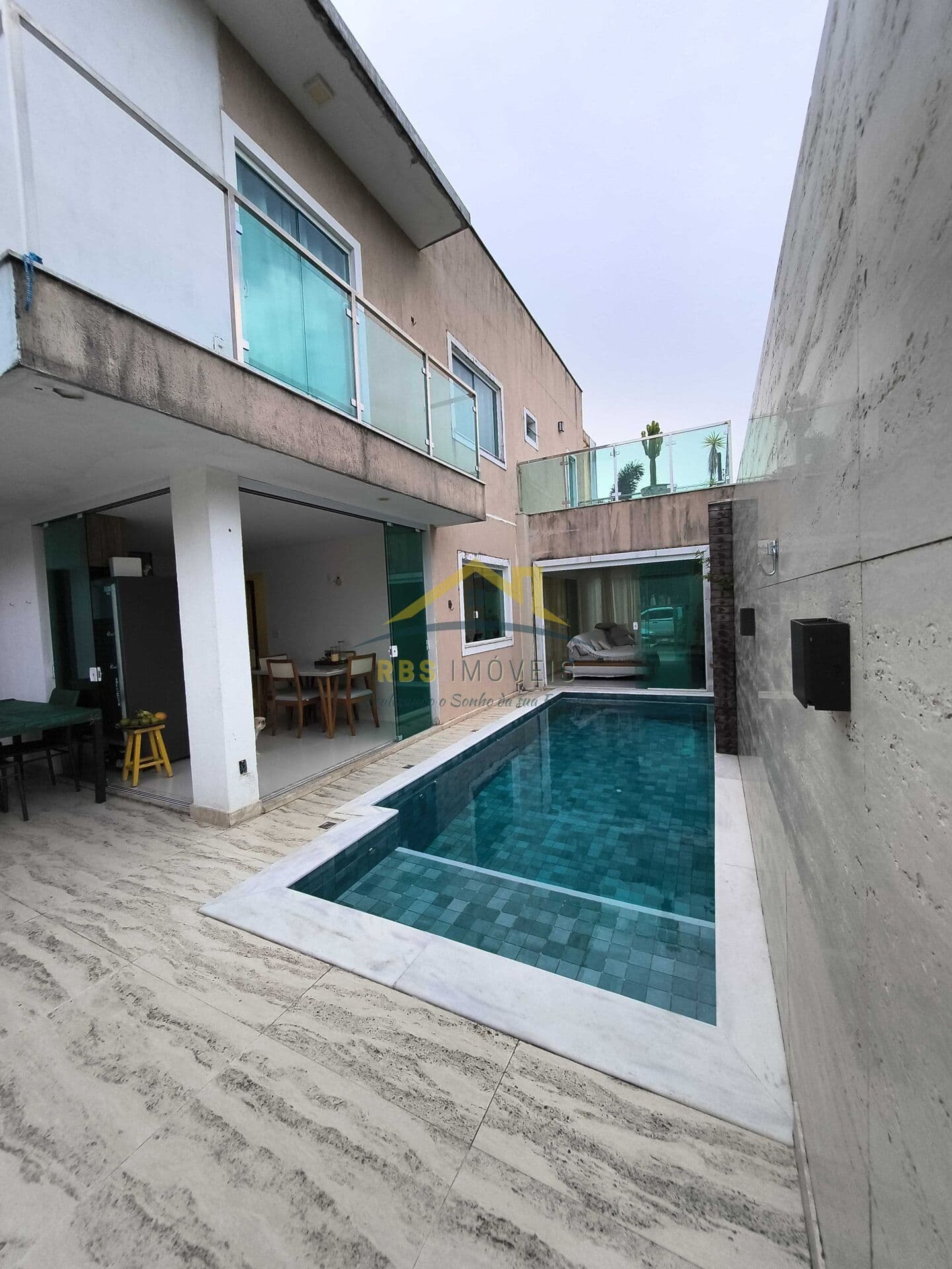 Casa em Condomínio Betaville 4/4 3 suítes Piscina Abrantes