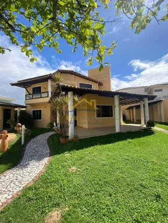 Casa em Condomínio 4/4 3 suítes Piscina 476m² Buraquinho