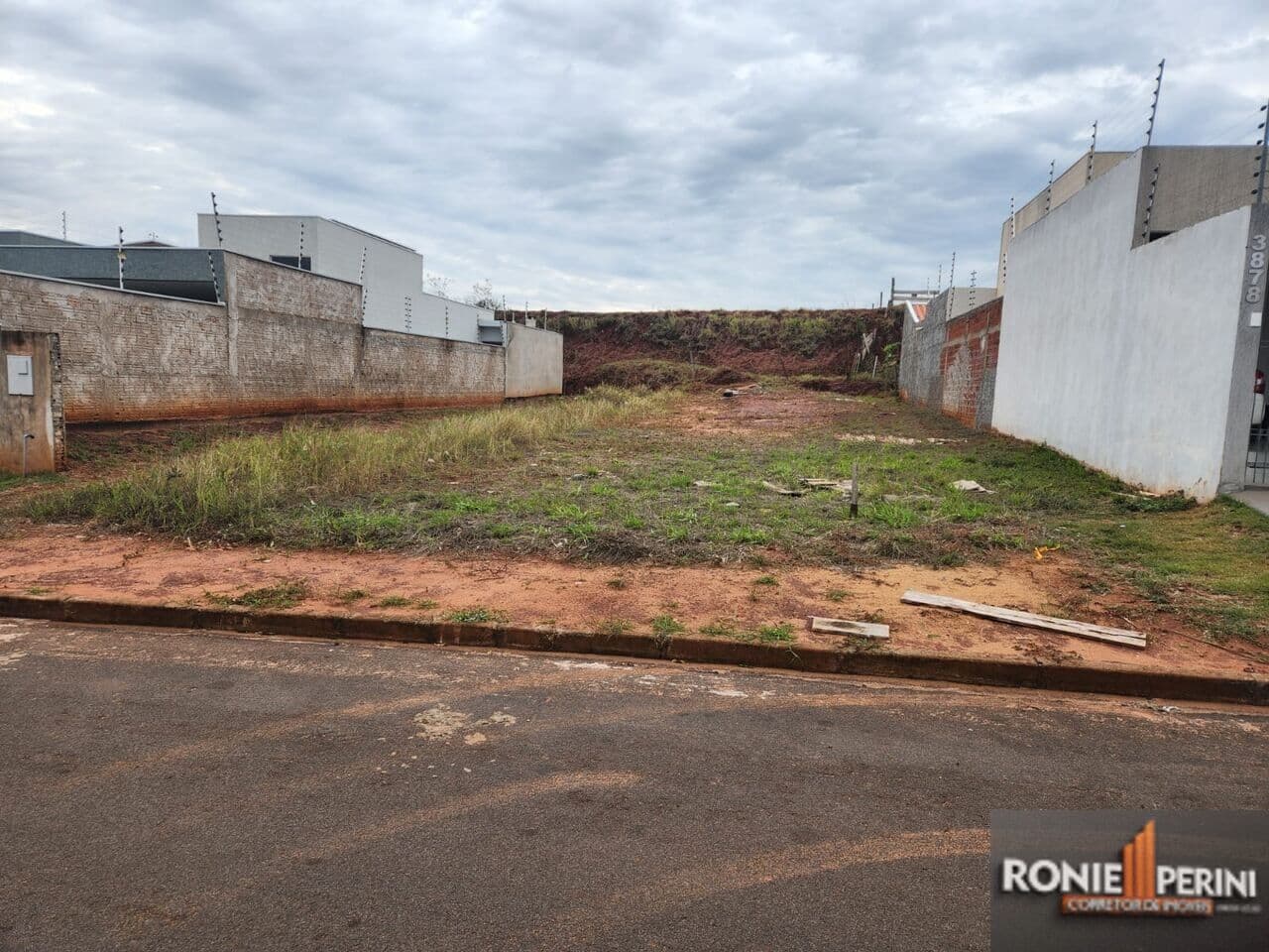 Lote/Terreno em Umuarama - Jardim Pacífico