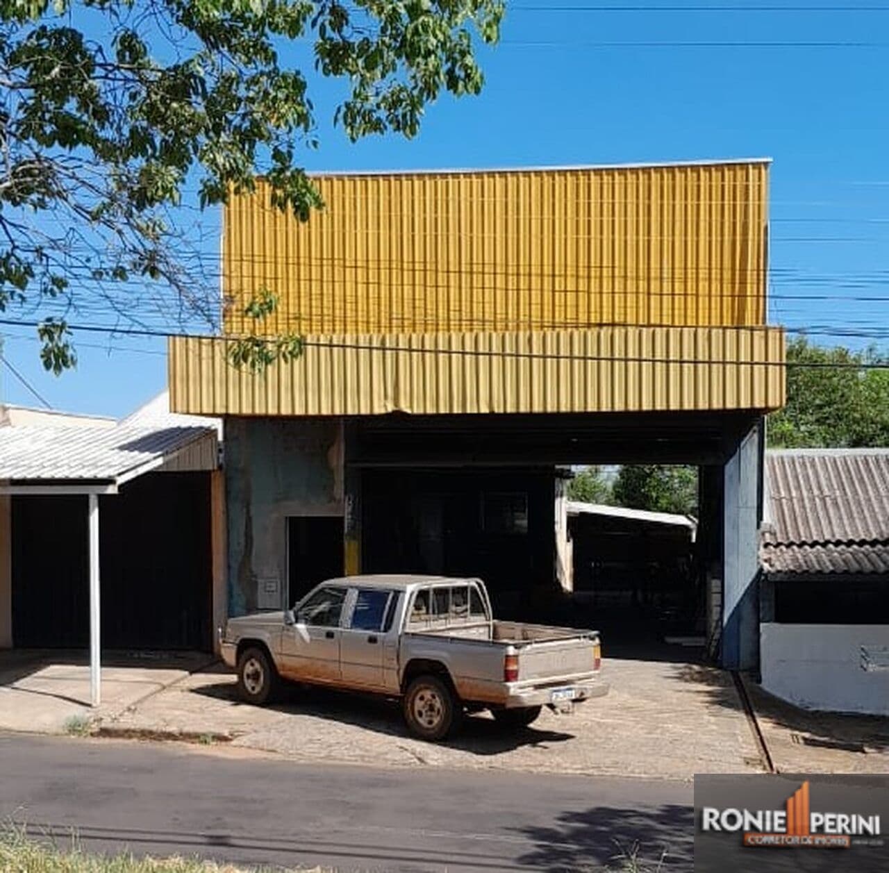 Prédio/Edifício Inteiro em Umuarama - Zona VI