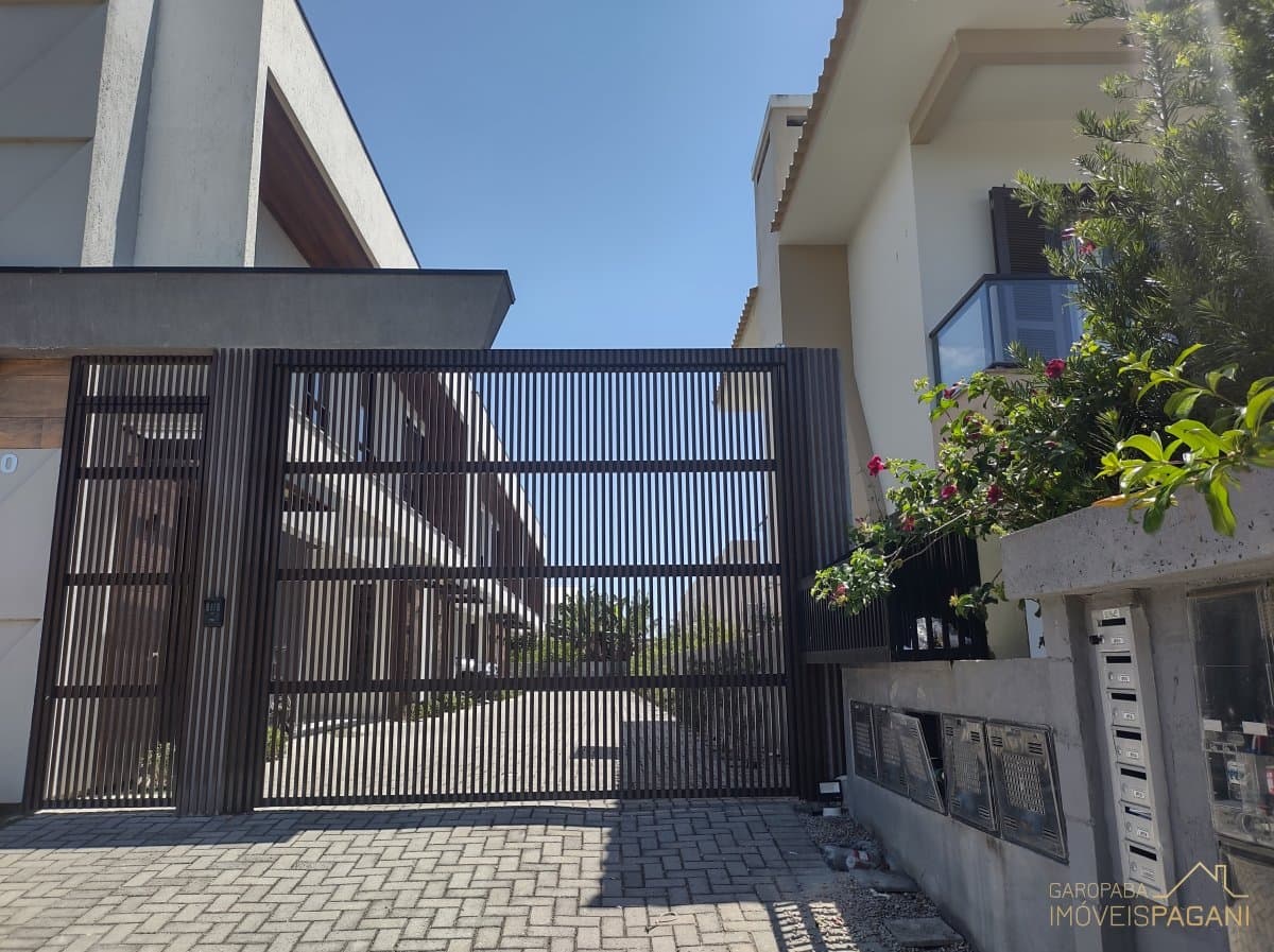 Sobrado Geminado para Venda em Ambrósio Garopaba-SC