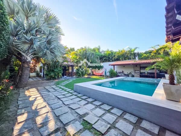 Aluga-se casa em Geriba com 3 quartos