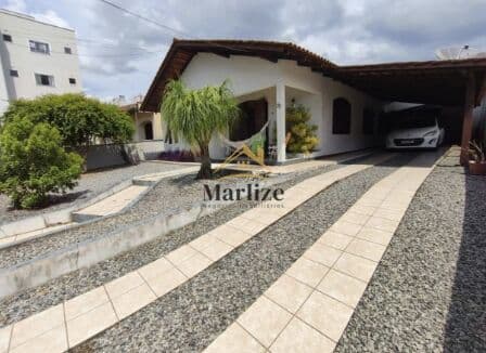 Casa em Jaraguá do Sul - Vila Baependi