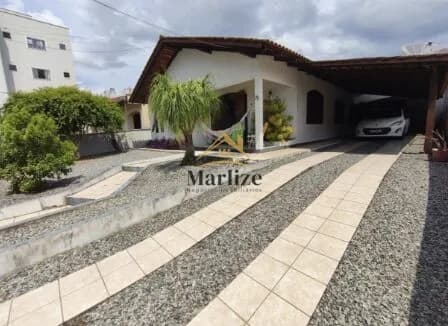 Casa em Jaraguá do Sul - Vila Baependi