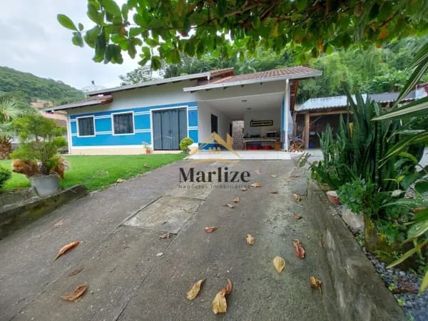 Casa em Guaramirim - Ilha da Figueira