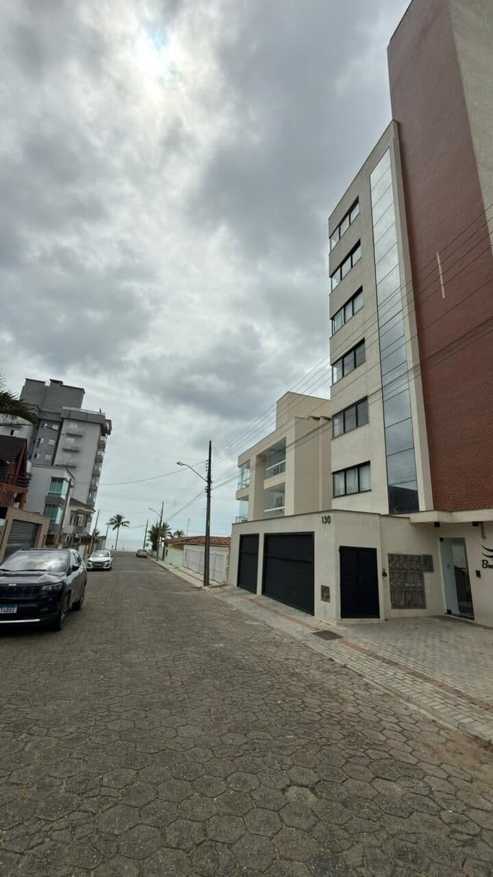 Apartamento mobiliado a 150 metros da praia do Tabuleiro.