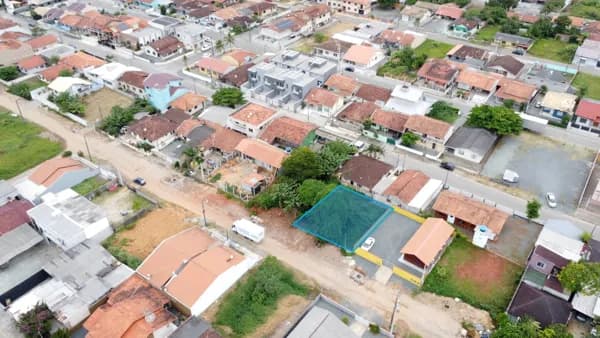 Terreno com 304m²