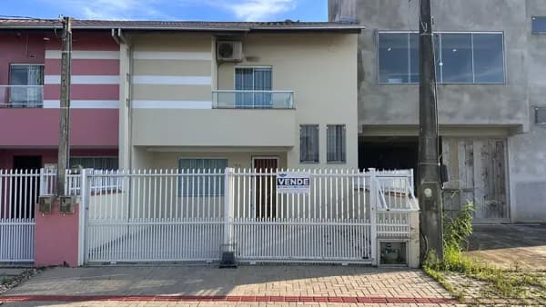 Sobrado semi mobiliado no bairro São Cristóvão