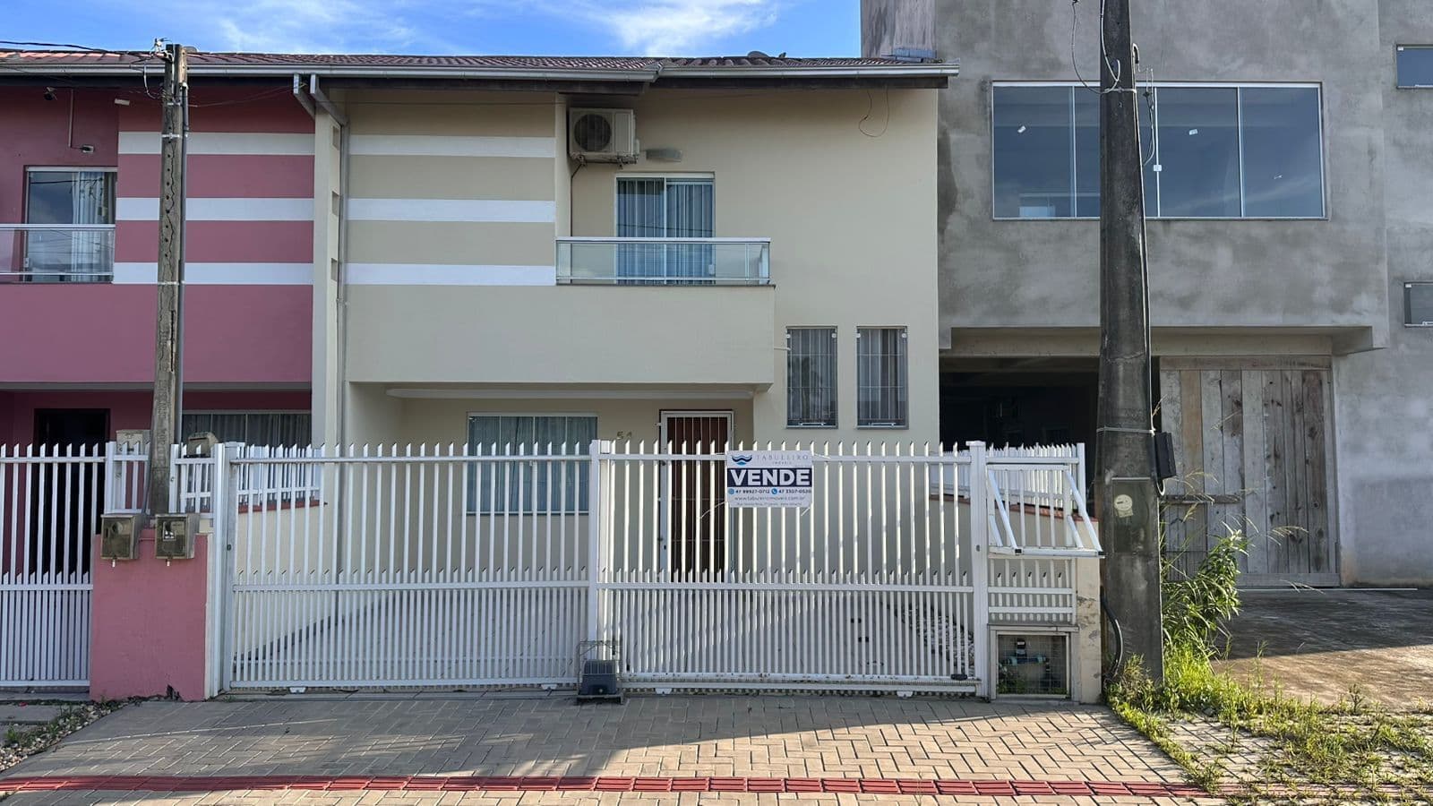 Sobrado semi mobiliado no bairro São Cristóvão