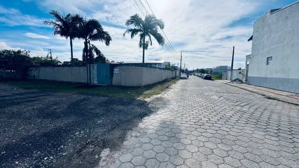 Terreno aterrado e pronto pra construir no Bairro São Cristóvão.
